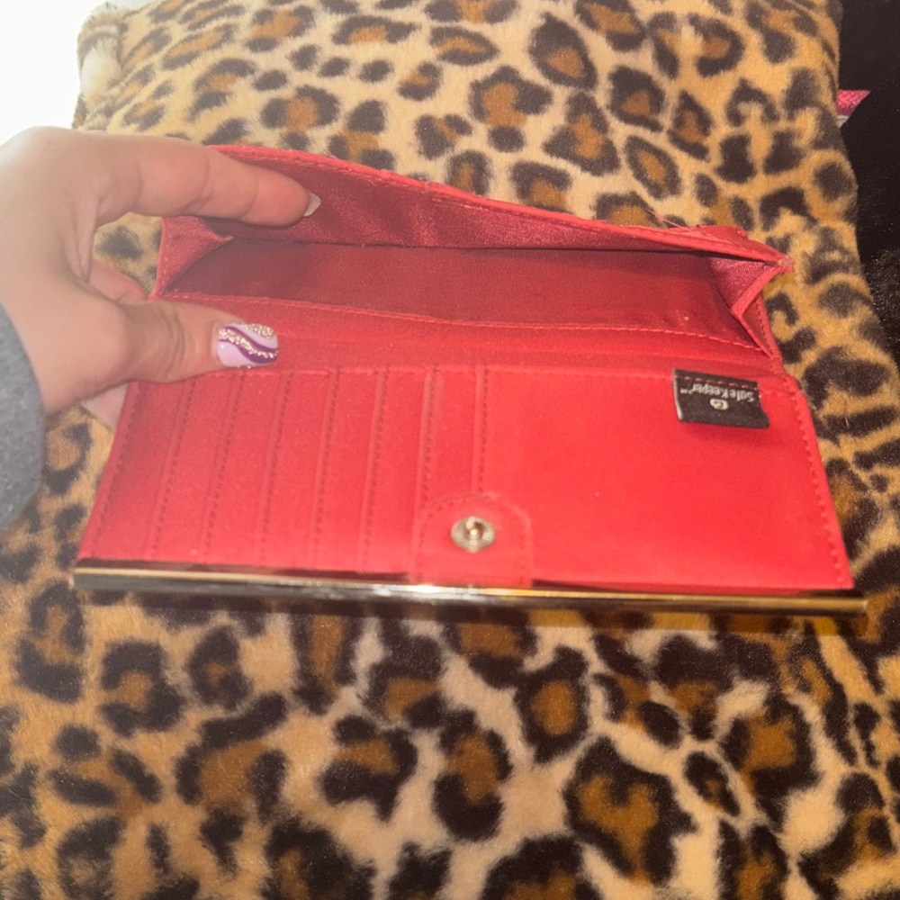 Safe Keeper Red Croc-Embossed Wallet - Picture 10 of 10
